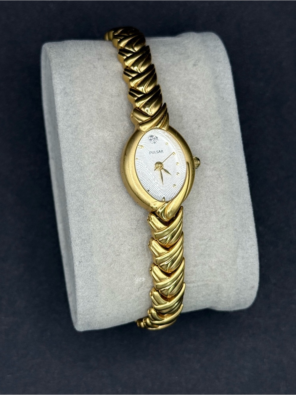 Pulsar V401-X237 Vintage Gold Tone Oval Face Ladies Watch